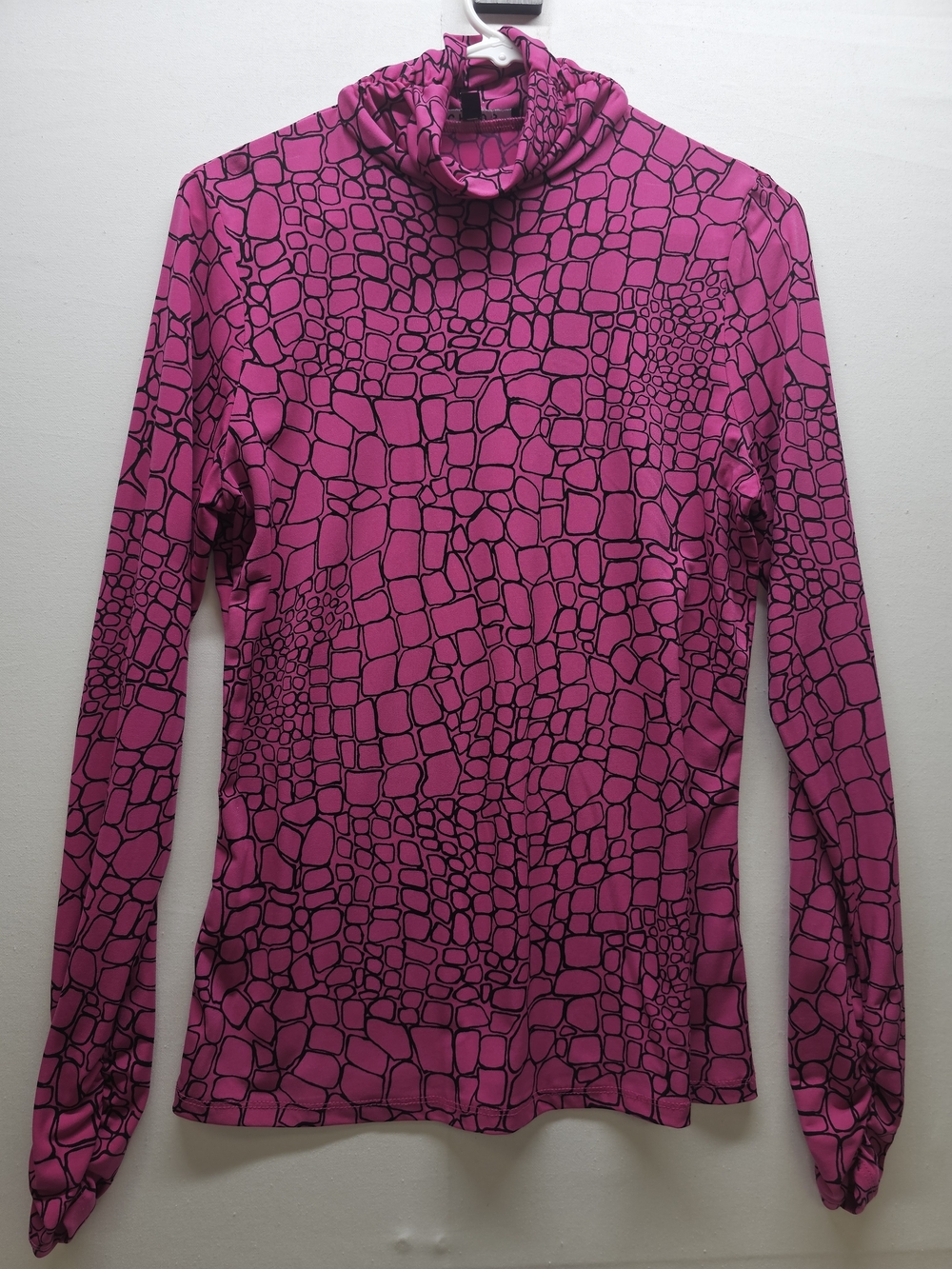Chaus Pink Black Reptile Snake Skin Mock Neck Top Size M Ruched Sleeve Y2K